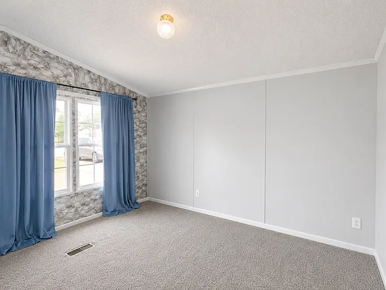 478 Sarah St — Photo 25