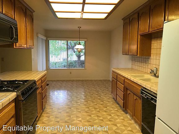 3rd image of 12464 Oak Mist Ln