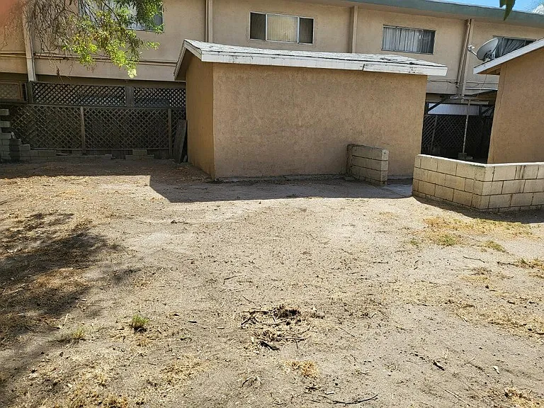 2323 N Mountain View Ave — Photo 8