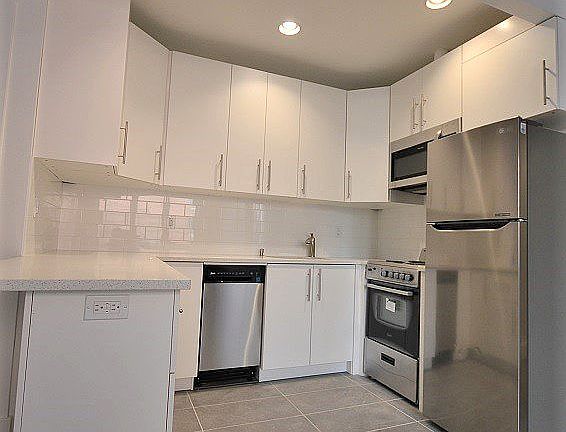 4th image of 218 E 36th St Unit 4-A