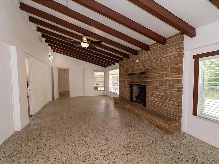 1915 Dudley Pl — Photo 10