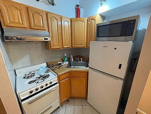 1st image of 237 E 33rd St APT 4A