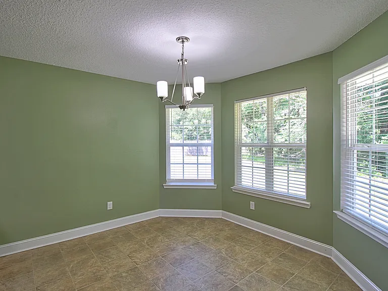 720 Highgrove Ct — Photo 11