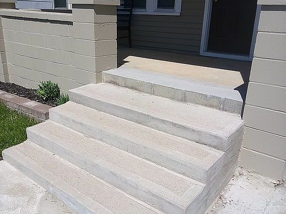 4th image of 332 W Creighton Ave