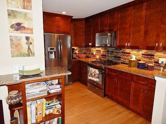 5th image of 3241 S Monterey Dr