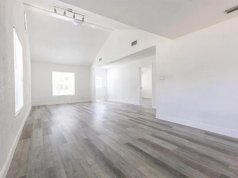 6906 N Lynn Ave — Photo 15