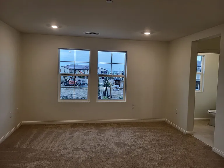 4255 E Carmel Privado — Photo 4