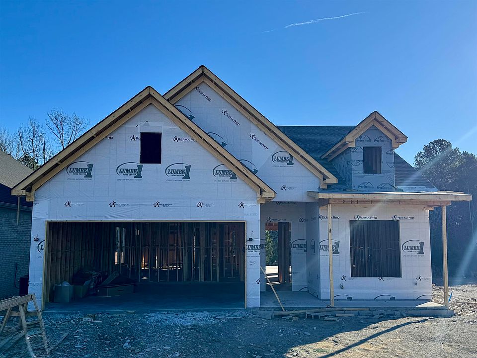 1st image of 308 Edgewood Cir