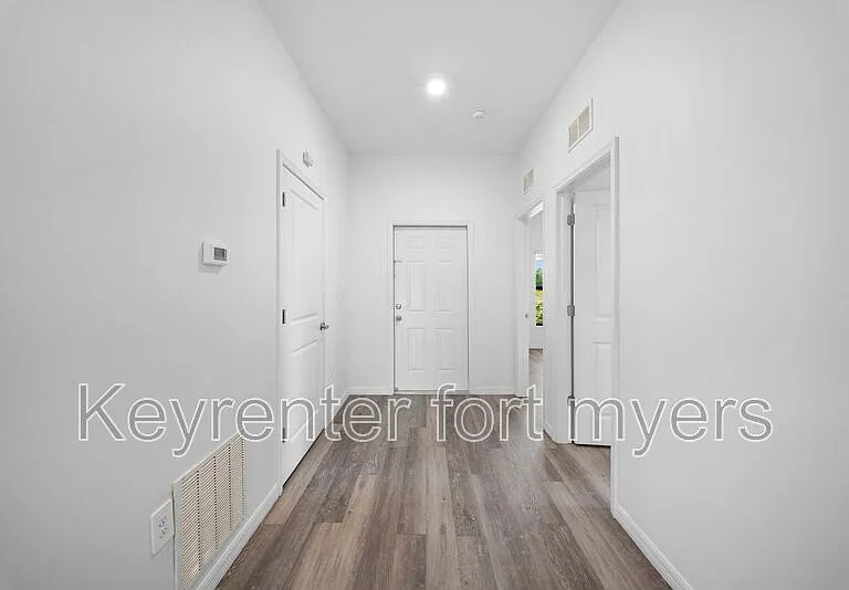 26483 Sandhill Blvd — Photo 4