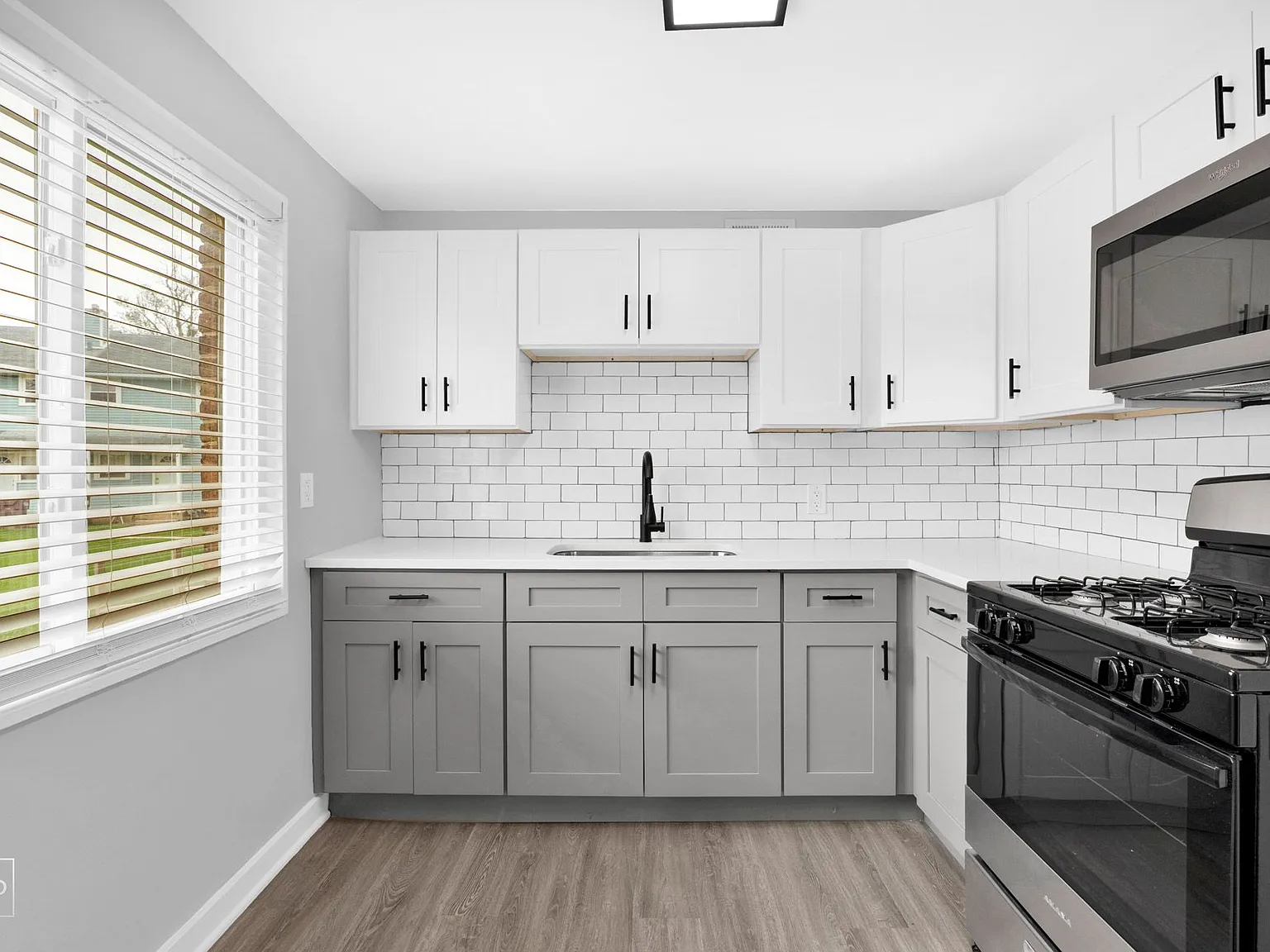 Oakwood Townhomes — Photo 3