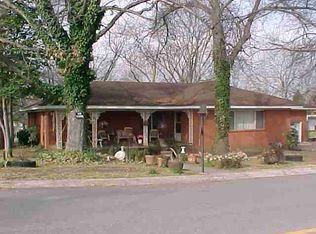 810 N East St, Benton, AR 72015