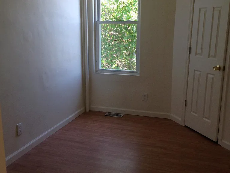 621 Linnard St — Photo 6