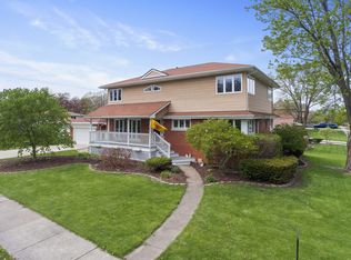 8336 W 94th St, Hickory Hills, IL