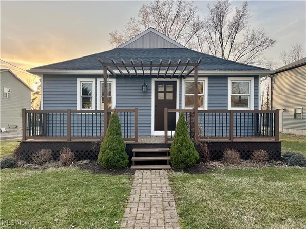 533 Lee Lore Ln, Chippewa Lake, OH 44215