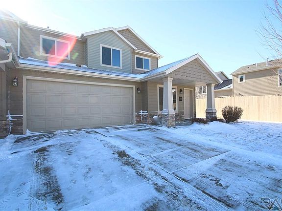 2nd image of 2809 E Brome Pl