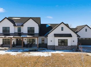 9267 Feather Ridge Pass, Cedar Rapids, IA 52411