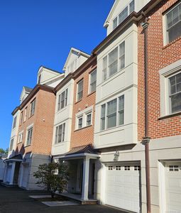 14 1st Street APT J, Stamford, CT, 06905