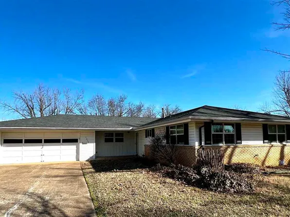 1617 El Camino St, Ponca City, OK 74604