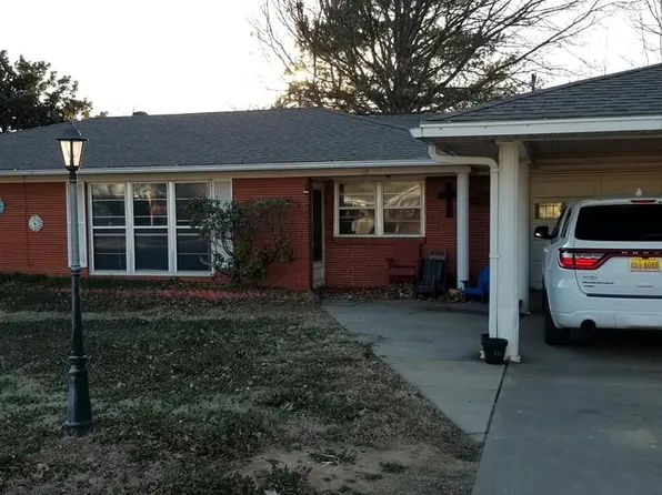 115 Moore Ave, Holdenville, OK 74848
