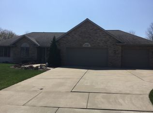 2745 Heartland Ter, Green Bay, WI 54313