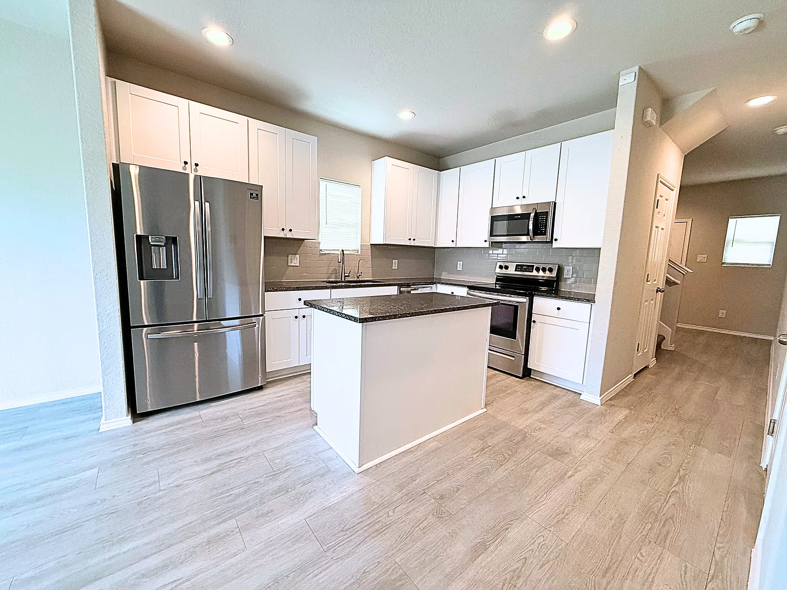 4 bed, 2.5 bath, 1518 sqft, $1,675 — Photo 3