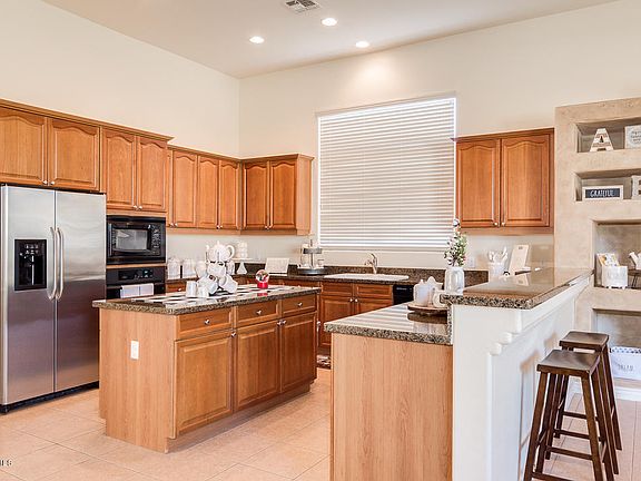 2nd image of 2220 E Prescott Pl