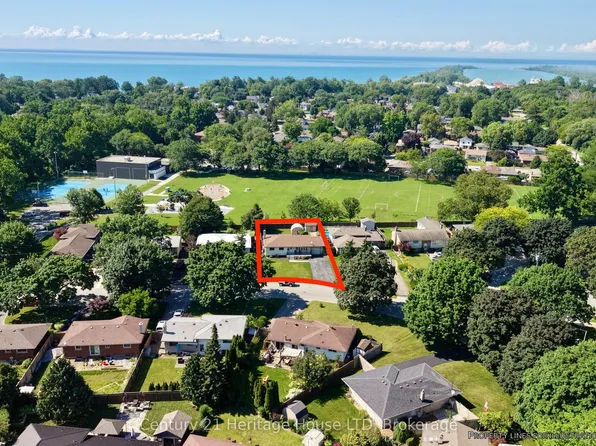 64 Croydon Dr, Saint Catharines, ON L2M 1J7