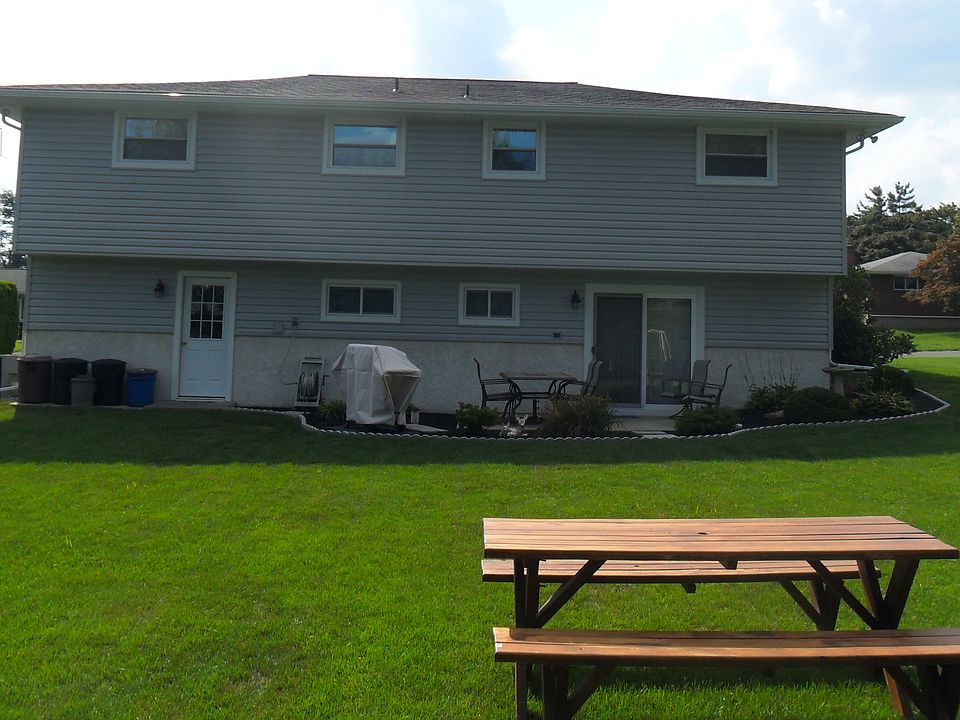 2nd image of 1460 2nd St