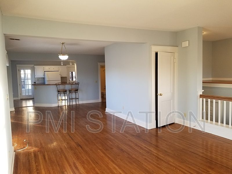 1st image of 301 Bellefontaine Ave Floor 3