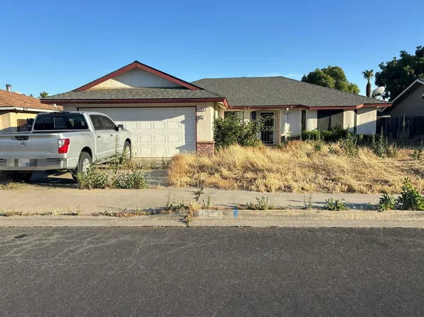 1354 Saginaw Ave, Clovis, CA 93612