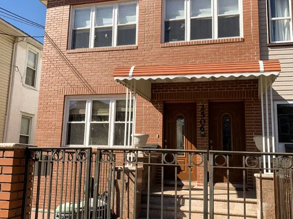 2506 E 24th St, Brooklyn, NY 11235