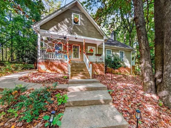 17 Alamo Ct, Durham, NC 27705