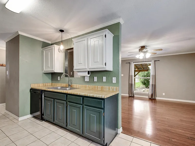 3429 Harvest Dr — Photo 12