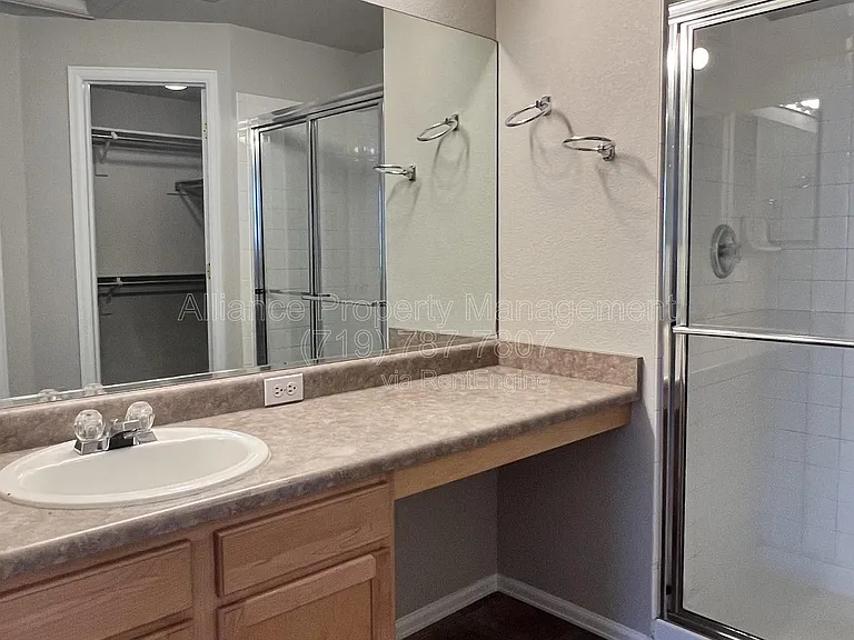 5671 Vermillion Bluffs Dr — Photo 18