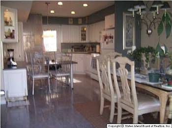 3rd image of 91 Lombard Ct