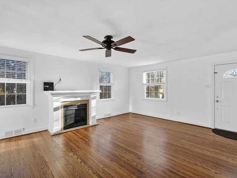 349 Kirks Ln — Photo 7