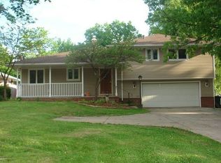 6825 W Pleasant Valley Rd, Parma, OH 44129