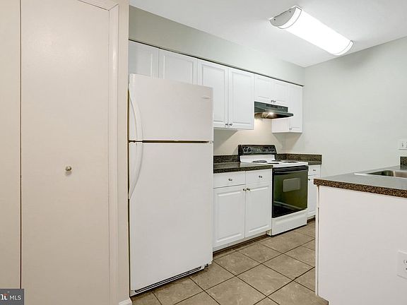 4th image of 8639 Beekman Pl