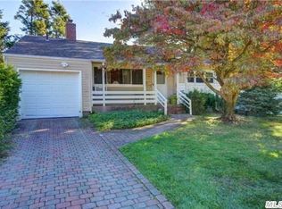 7 Crome Rd, Syosset, NY 11791