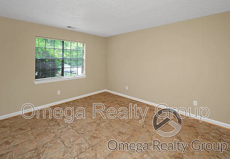 2109 Whetstone Ct — Photo 11