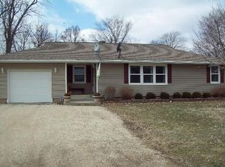702 S Park Ave, La Moille, IL 61330