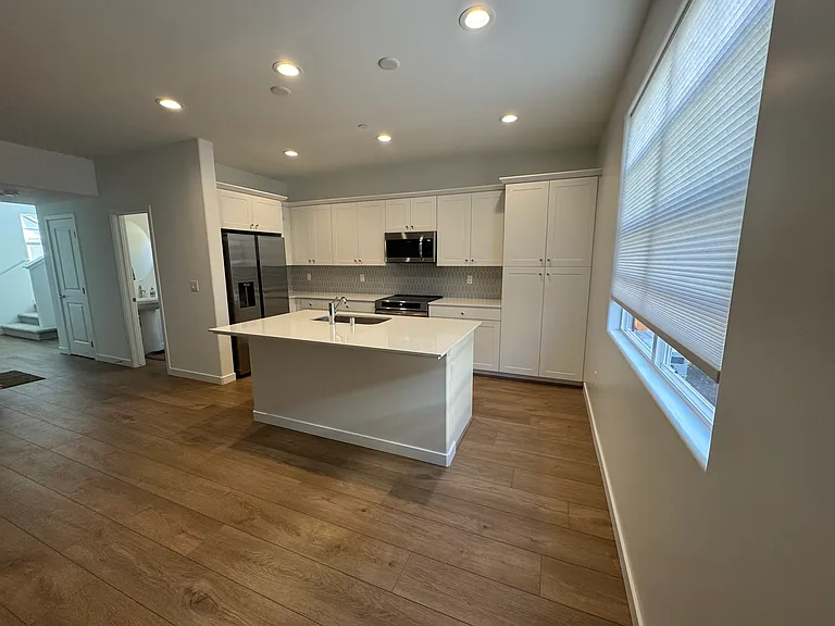 264 Memphis Belle Way — Photo 14