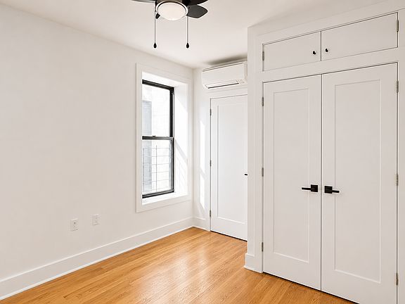 4th image of 936 De Kalb Ave #206