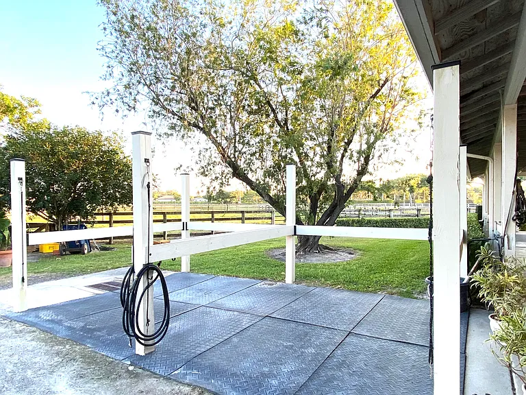 5110 S Shore Blvd — Photo 12