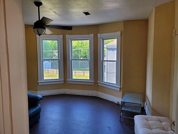 3rd image of 3324 2nd Ave APT 2