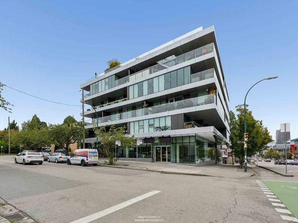 1819 W 5th Ave #304, Vancouver, BC V6J 1P5