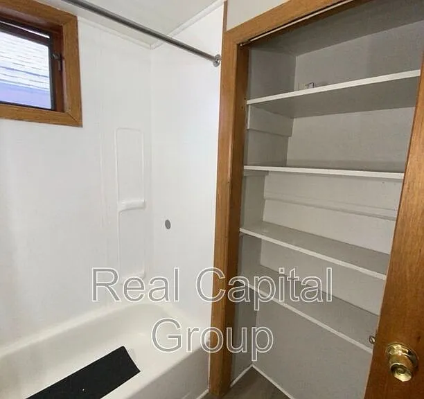 102 Macamley St #2 — Photo 9