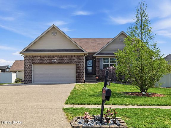 3rd image of 285 Cottonwood Dr