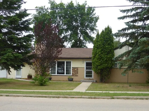 260 1st AVENUE E, St. Walburg, SK S0M 2T0