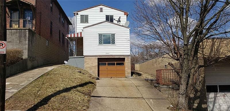 2nd image of 2941 Webster Ave